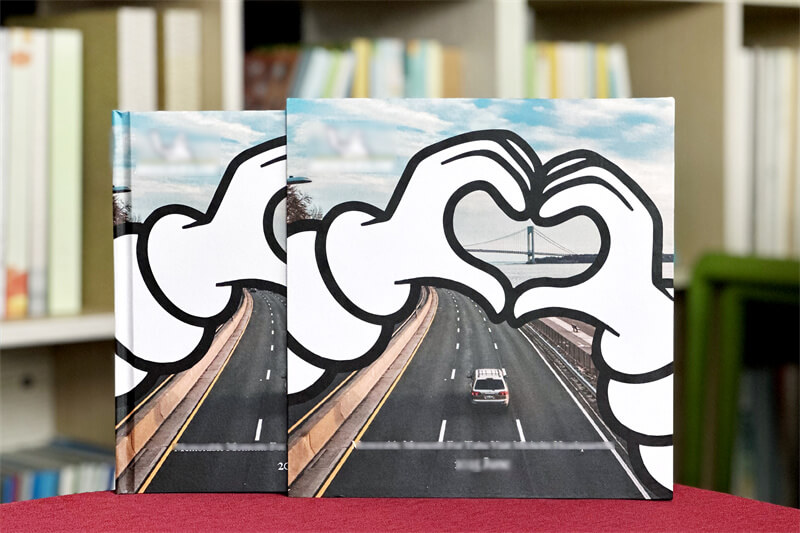 公司企業(yè)活動旅行紀(jì)念冊-記錄團隊足跡，傳遞企業(yè)文化溫度